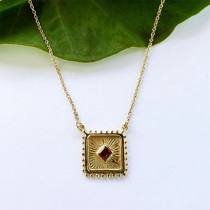 Necklaces and pendants with infinity love symbols for an eternal, romantic gesture-Garnet Sunray Necklace, India