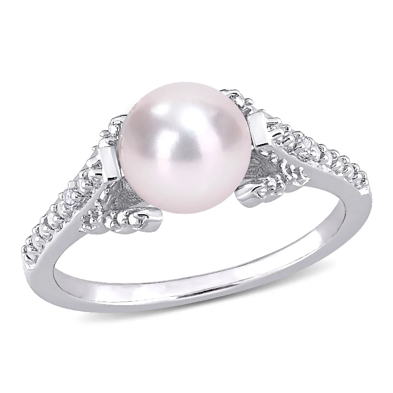 Rings with rough moonstone for natural beauty -Miadora Sterling Silver Cultured Freshwater Pearl & Diamond Accent Solitaire Vintage Ring (7-7.5mm)