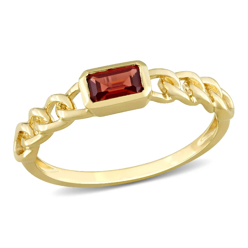 Rings with tiger eye bands for warmth -Mimi & Max 1/3ct TGW Baguette Garnet Link Ring in 14k Yellow Gold